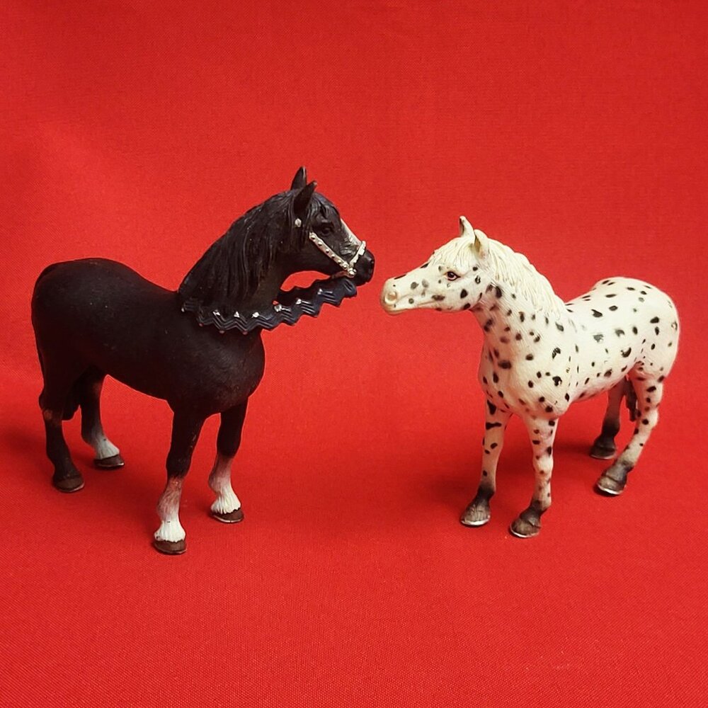 Two Schleich Toy Horse Figurines Black Horse & Spotted Knabstrupper 2006